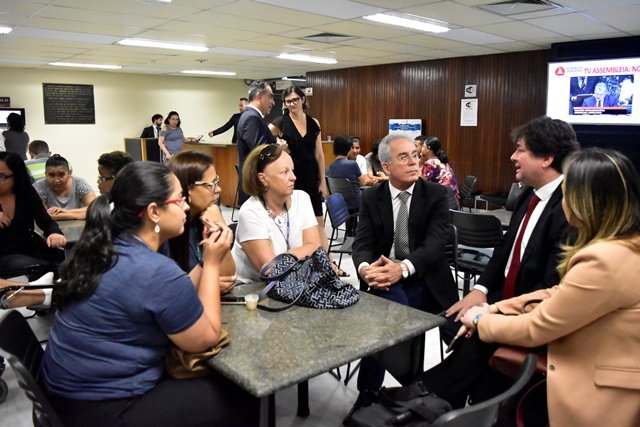 Feapaes-MG participa de reunião para discutir atraso nos repasses por parte da SEDESE